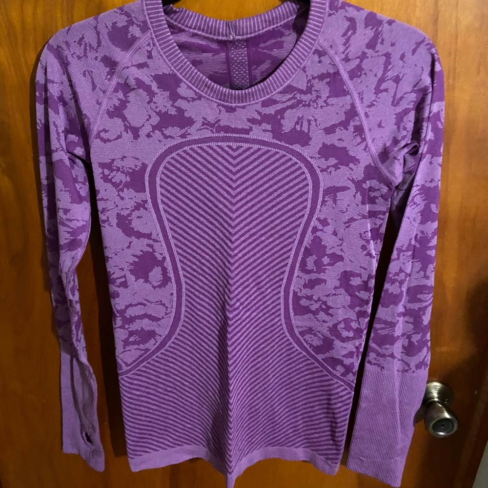 Long sleeve lululemon work out top